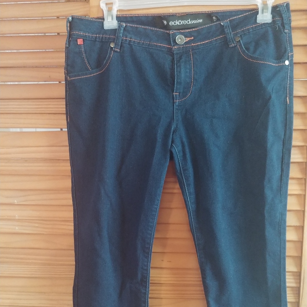 EckoRed Capris